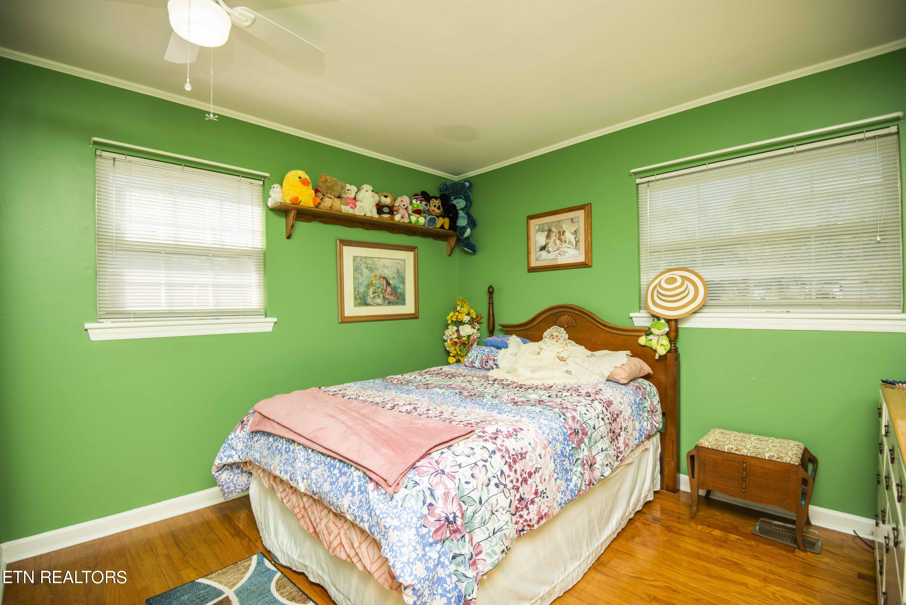 510 Riverside Drive Clinton, TN 37716 - Photo 31 of 55 second bed 2_1