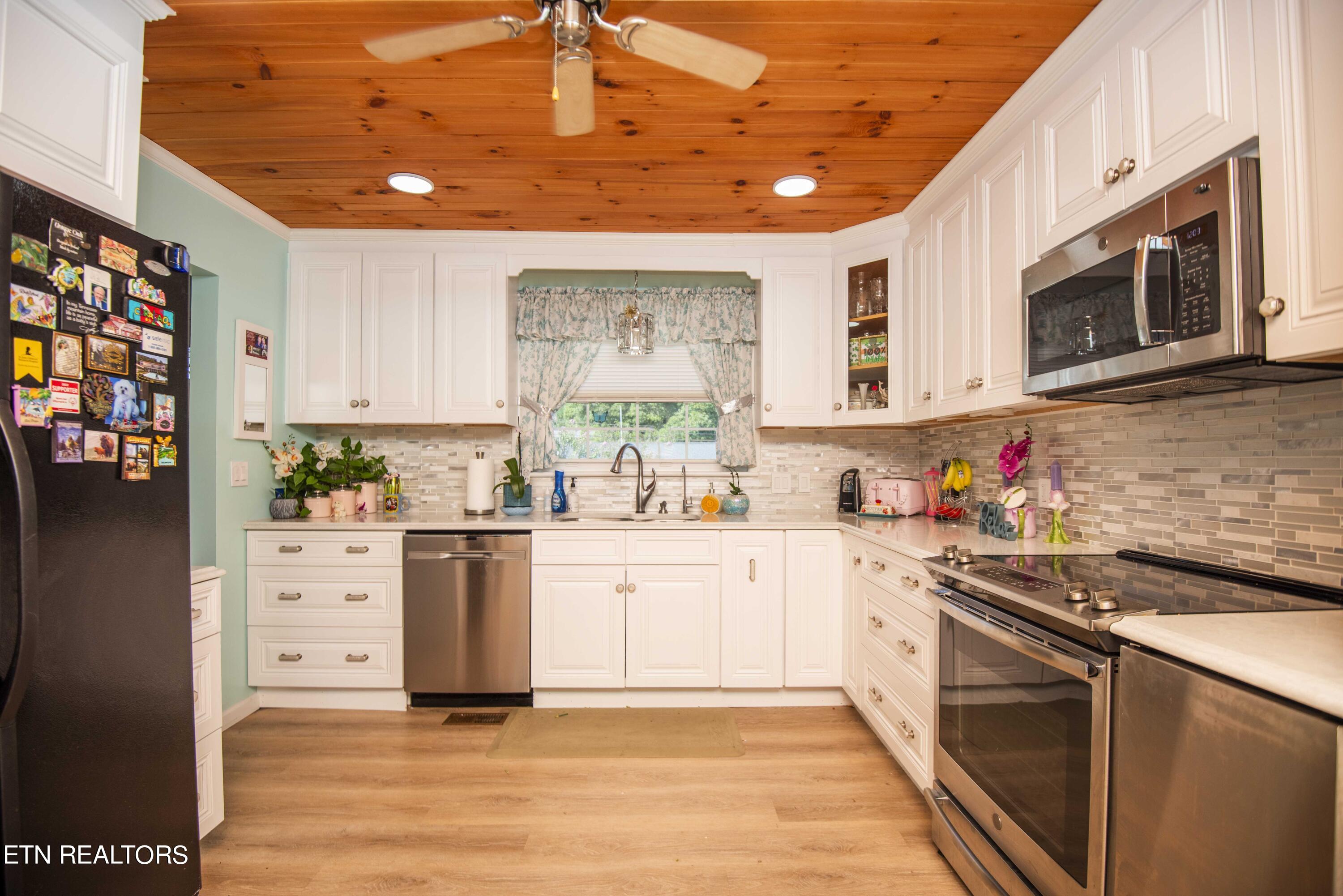 510 Riverside Drive Clinton, TN 37716 - Photo 4 of 55 kitchen 3_1