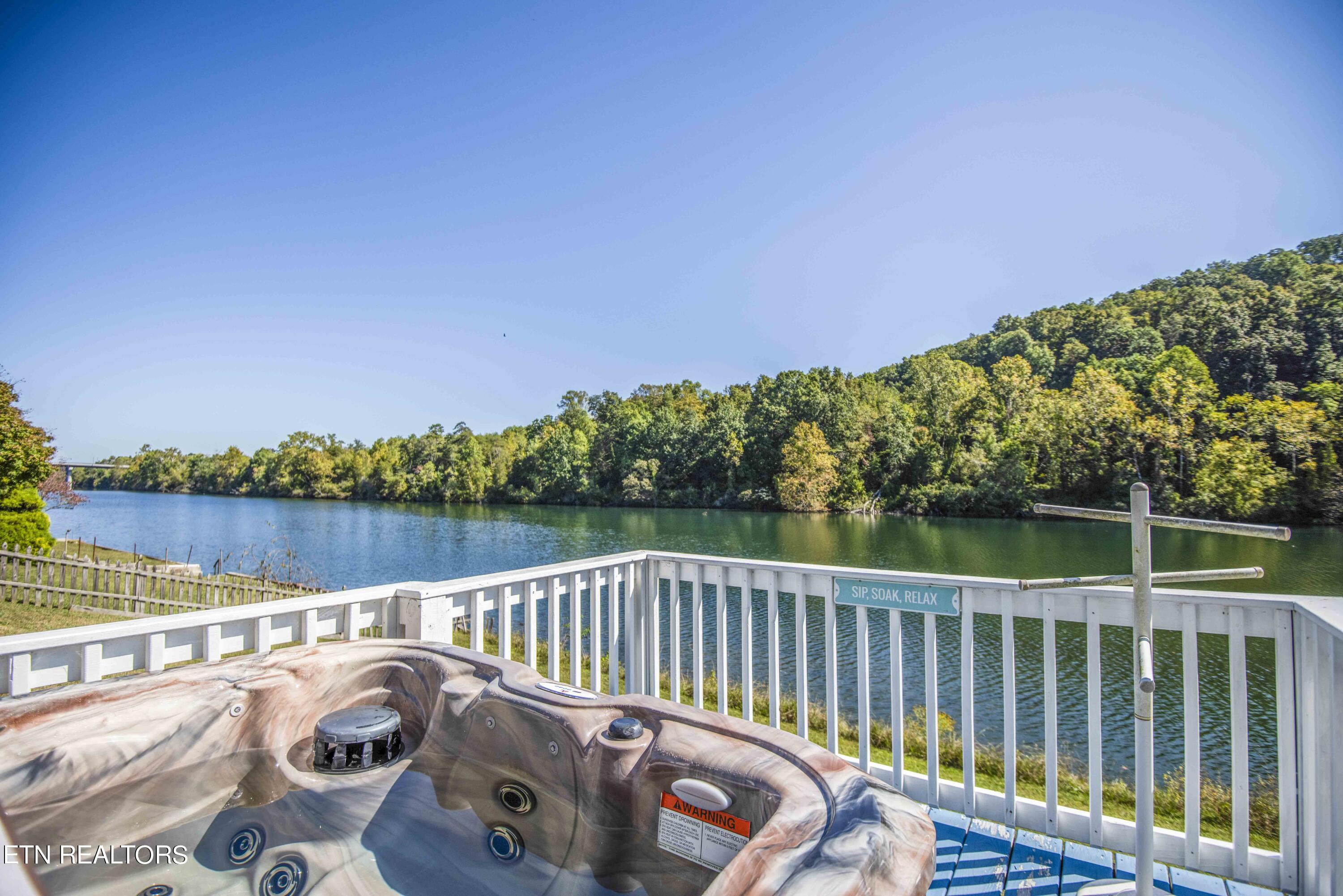 510 Riverside Drive Clinton, TN 37716 - Photo 41 of 55 porch 1_1