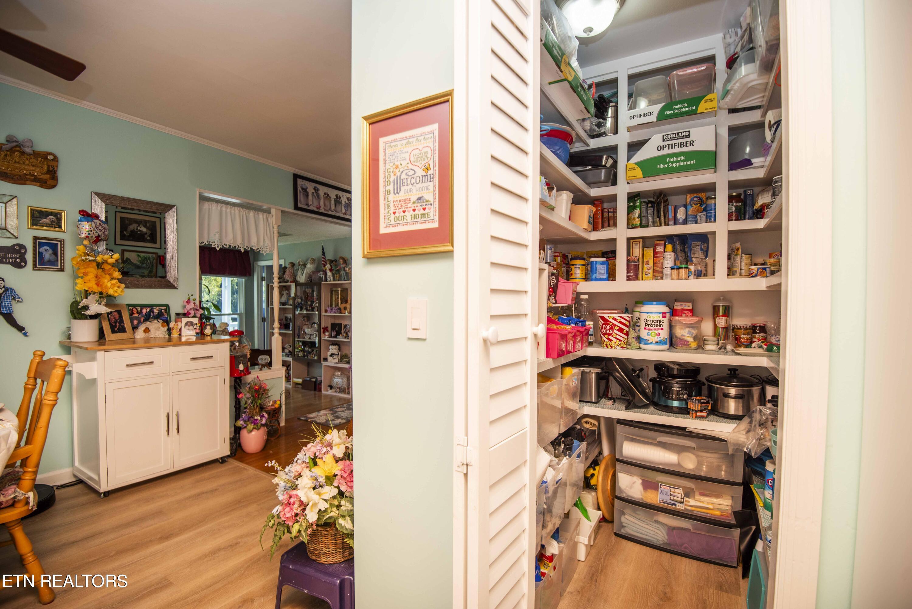 510 Riverside Drive Clinton, TN 37716 - Photo 5 of 55 pantry_1