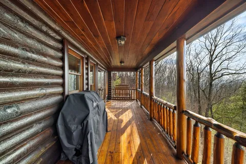 $987,000 | 180 Cinnamon Bear Road, Mineral Bluff, GA 30559