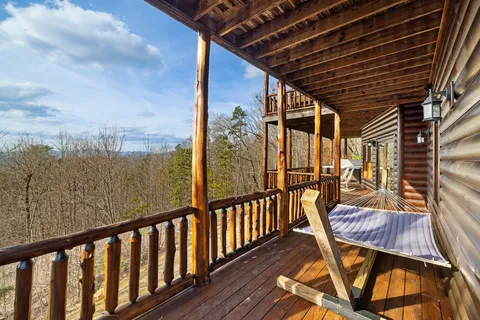 $987,000 | 180 Cinnamon Bear Road, Mineral Bluff, GA 30559