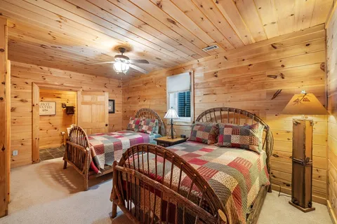 $987,000 | 180 Cinnamon Bear Road, Mineral Bluff, GA 30559