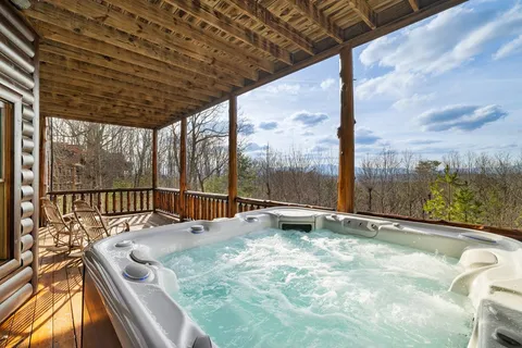 $987,000 | 180 Cinnamon Bear Road, Mineral Bluff, GA 30559