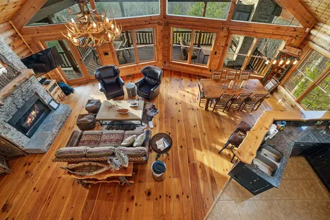 $987,000 | 180 Cinnamon Bear Road, Mineral Bluff, GA 30559