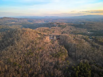 $987,000 | 180 Cinnamon Bear Road, Mineral Bluff, GA 30559