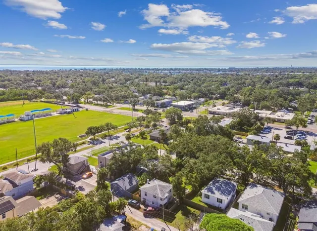 $2,400 | 725 21st Avenue South, St. Petersburg, FL 33705