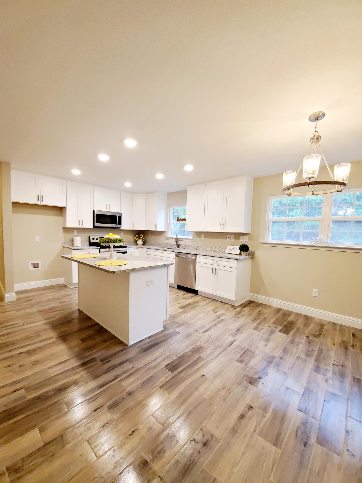3175 Maple Street Crestview, FL 32539 - Photo 5 of 17 Kitchen