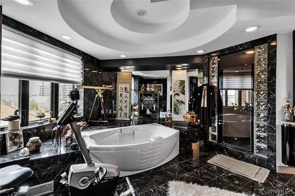 $920,000 | 40 Waterfront Circle, Unit 401, Buffalo, NY 14202