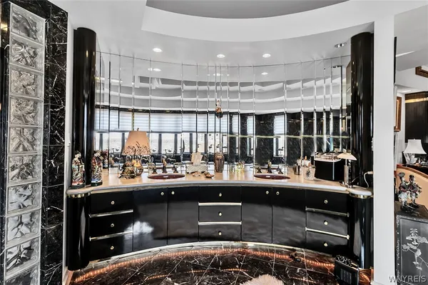 $920,000 | 40 Waterfront Circle, Unit 401, Buffalo, NY 14202