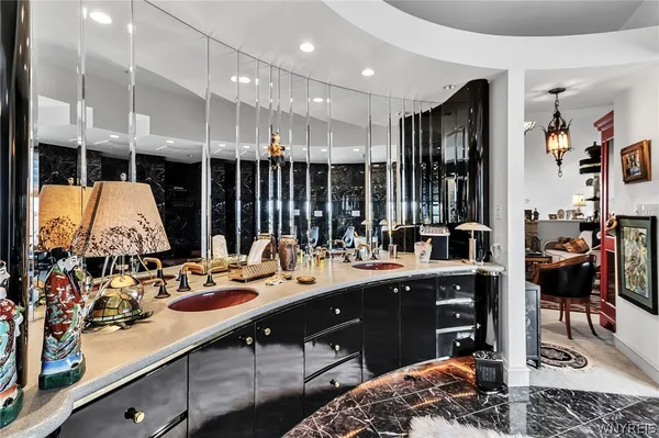 $920,000 | 40 Waterfront Circle, Unit 401, Buffalo, NY 14202