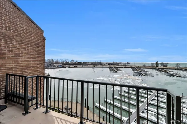 $920,000 | 40 Waterfront Circle, Unit 401, Buffalo, NY 14202