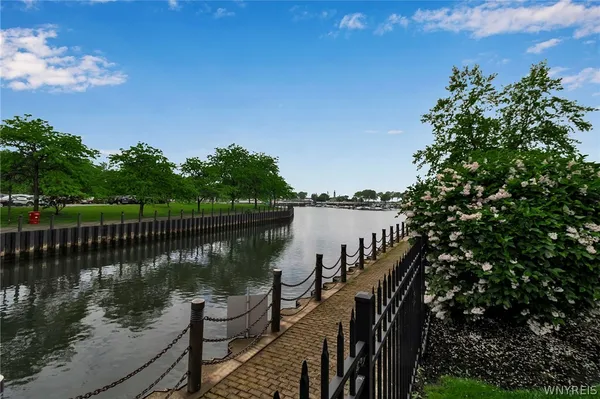 $920,000 | 40 Waterfront Circle, Unit 401, Buffalo, NY 14202