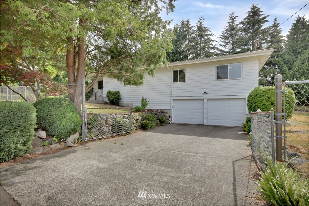 17254 117th Avenue Southeast Renton, WA 98058 - Photo 2 of 25 Gallery Image 2