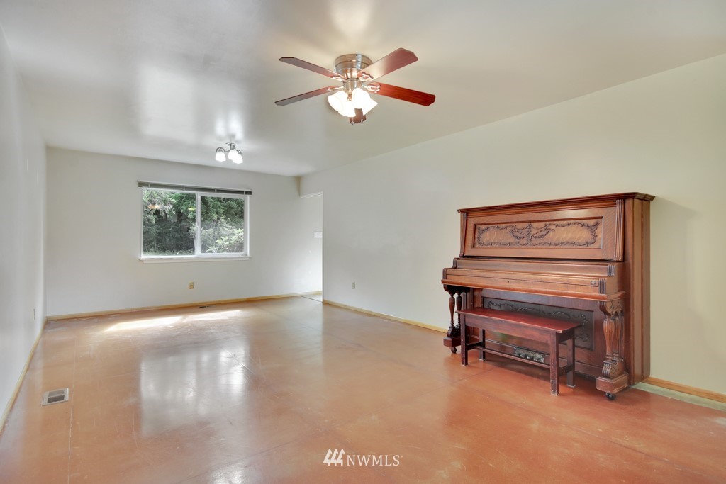 17254 117th Avenue Southeast Renton, WA 98058 - Photo 11 of 25 Gallery Image 11