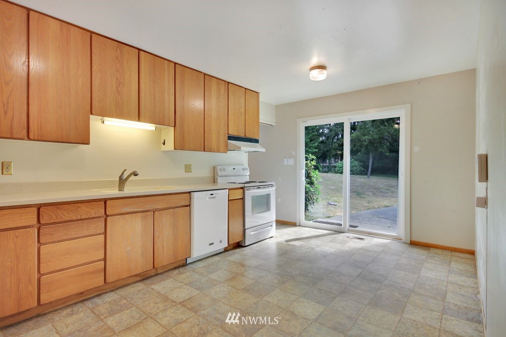 17254 117th Avenue Southeast Renton, WA 98058 - Photo 13 of 25 Gallery Image 13