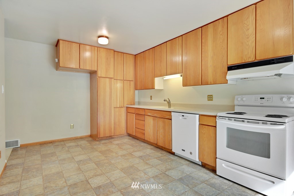 17254 117th Avenue Southeast Renton, WA 98058 - Photo 14 of 25 Gallery Image 14