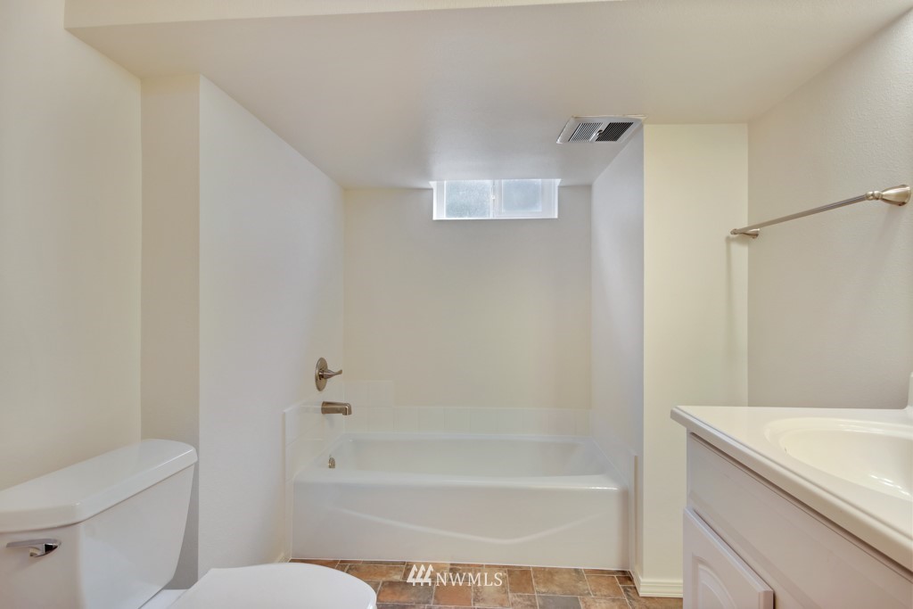 17254 117th Avenue Southeast Renton, WA 98058 - Photo 21 of 25 Gallery Image 21