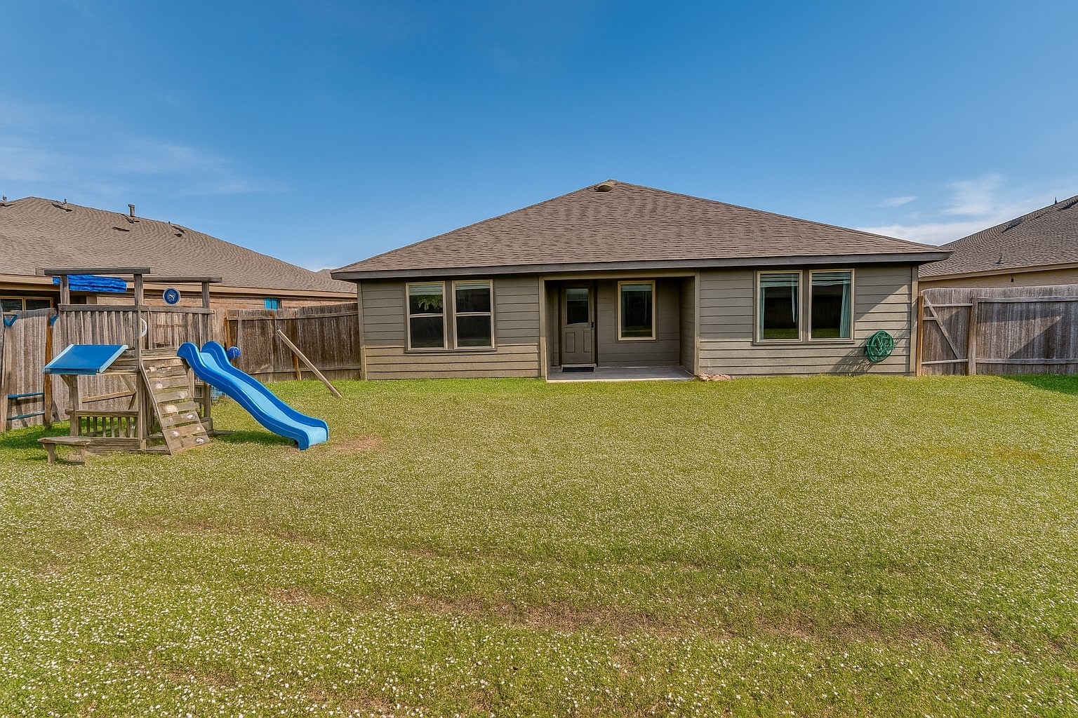 1714 Cooper Bluff Court Rosenberg, TX 77469 - Photo 14 of 21 a house view with a garden space