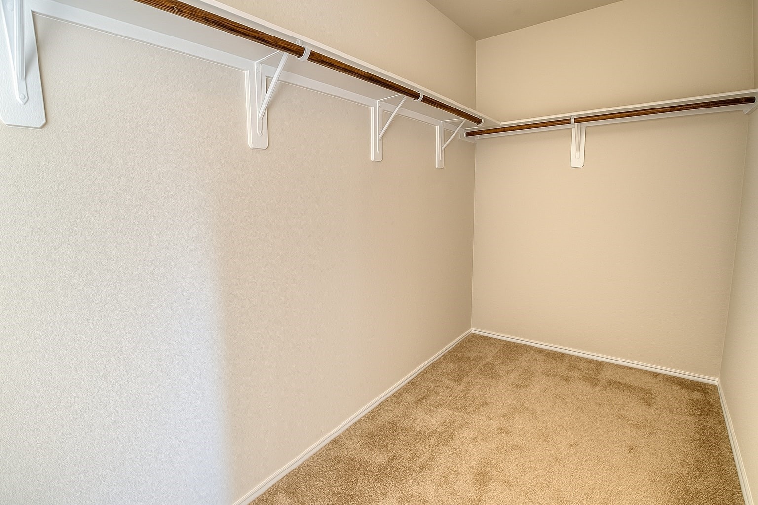 1714 Cooper Bluff Court Rosenberg, TX 77469 - Photo 8 of 21 a view of a small space