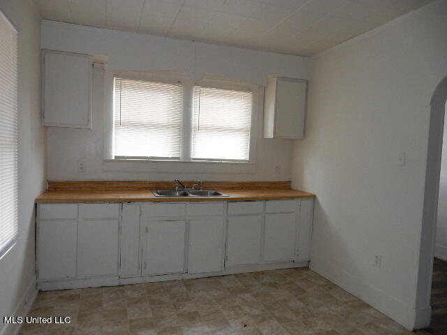 817 Winter Street Jackson, MS 39204 - Photo 8 of 23 DSCN1421