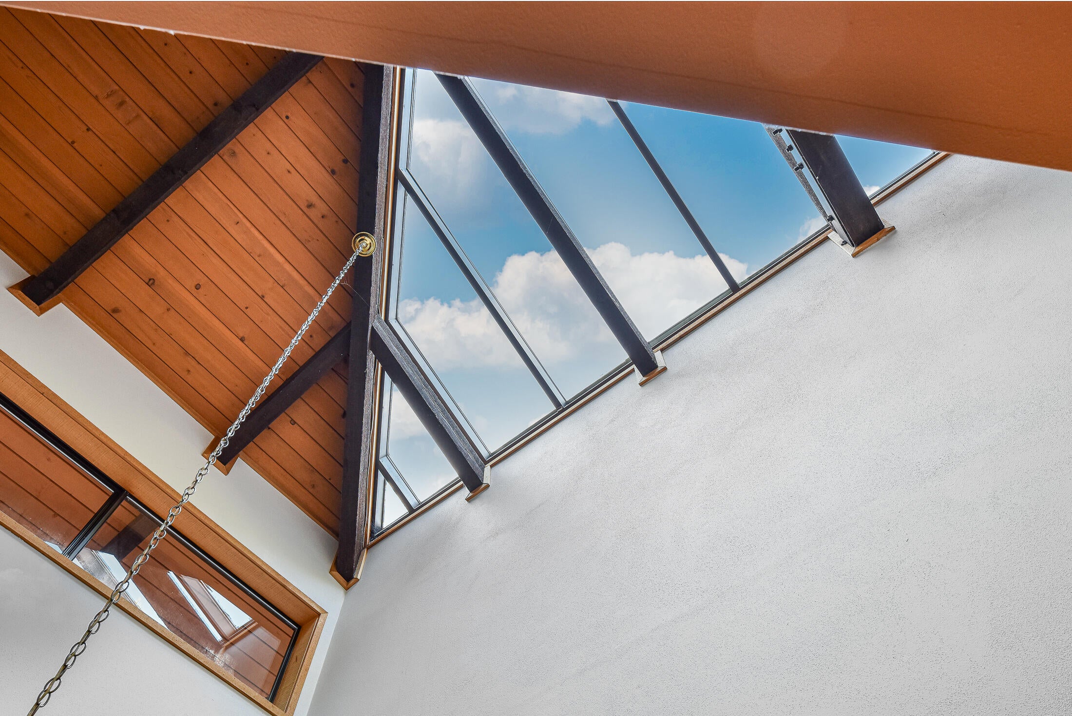 87997 Running Springs Drive Springfield, OR 97478 - Photo 4 of 48 Stunning skylights