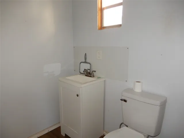 a view of back yard of the house