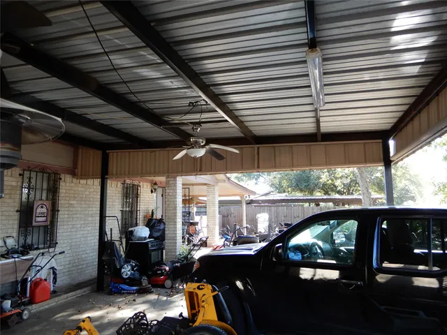 a view of a garage