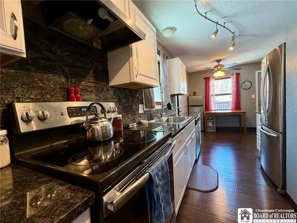 $330,000 | 6912 Brandywine Drive, Evans, NY 14047