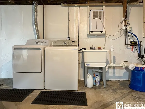 $330,000 | 6912 Brandywine Drive, Evans, NY 14047