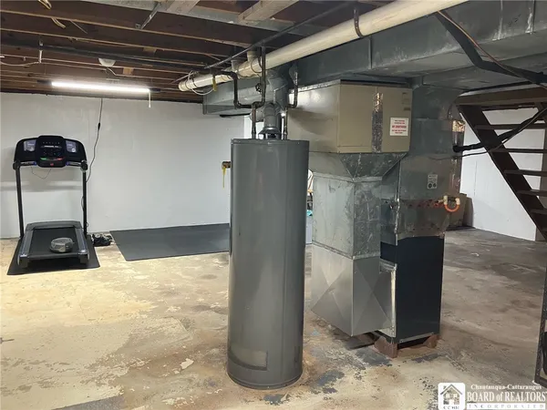 $330,000 | 6912 Brandywine Drive, Evans, NY 14047