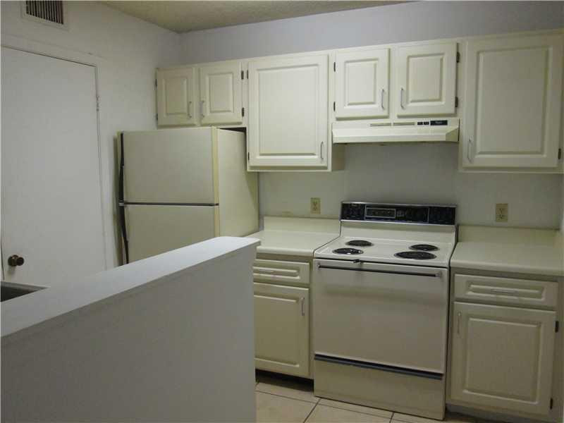 4441 West McNab Road, Unit 16 Pompano Beach, FL 33069 - Photo 2 of 13 Kitchen