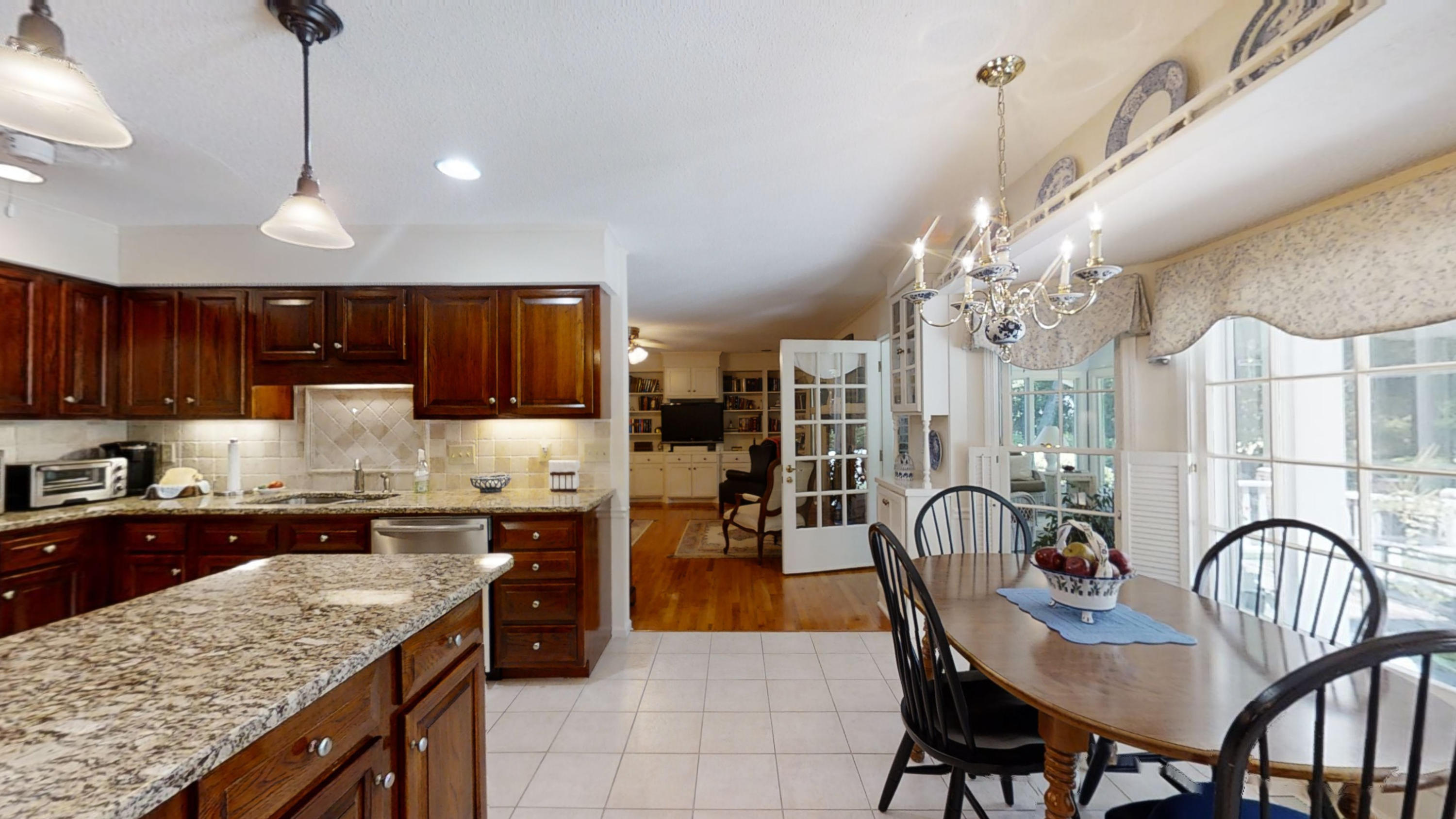 835 Law Lane Mount Pleasant, SC 29464 - Photo 20 of 54 Kitchen Eating Area