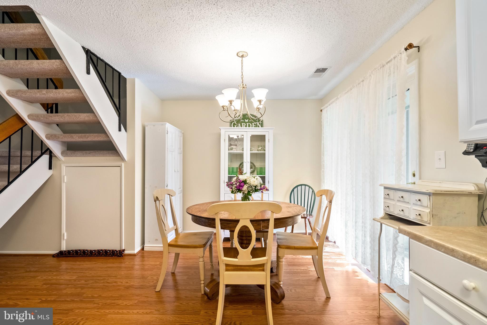2239 Cartwright Place Reston, VA 20191 - Photo 4 of 16 Gallery Image 4