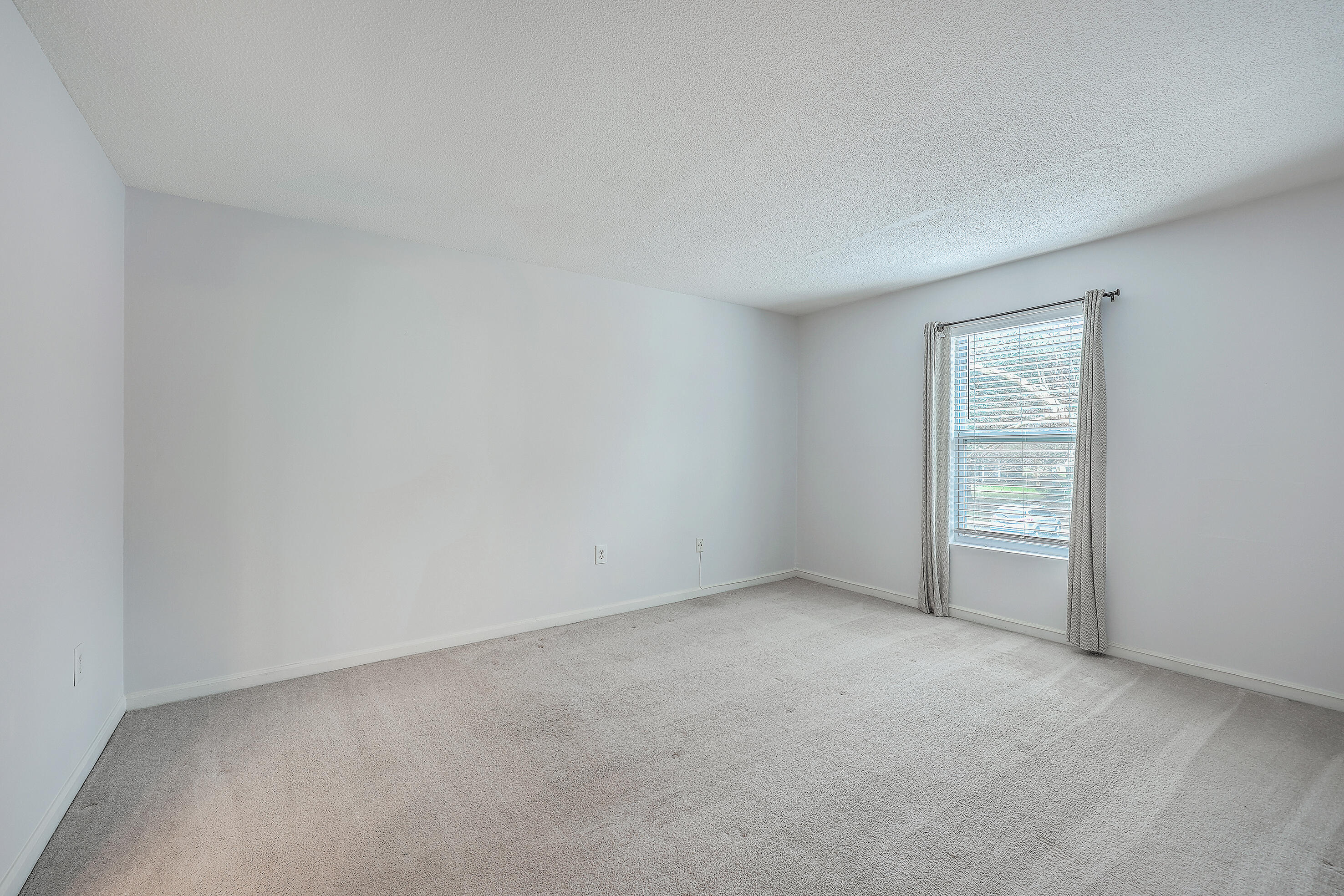 1402 Camp Road, Unit 11E Charleston, SC 29412 - Photo 16 of 33 ZYN_5263_4_5_6_7_8_9