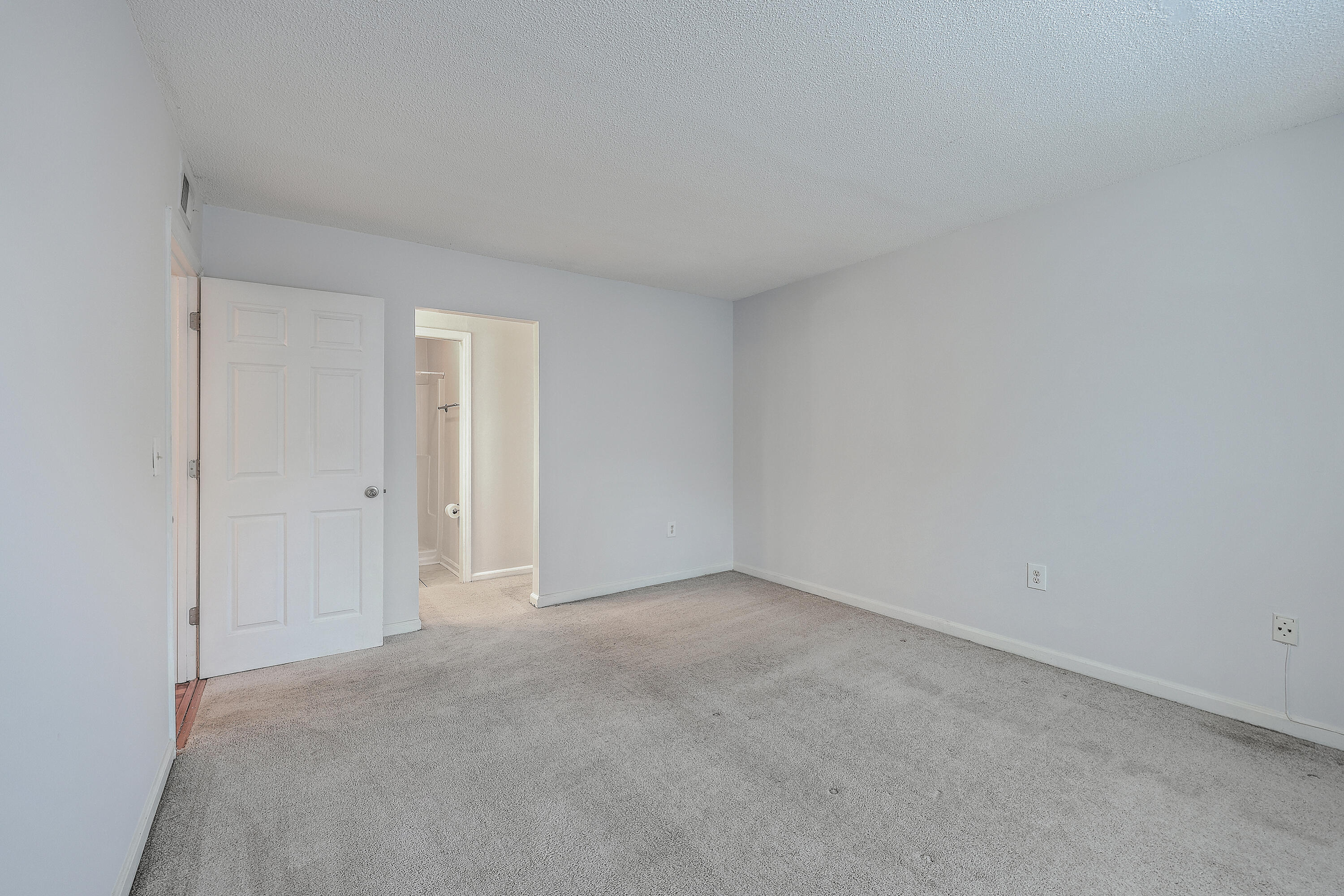 1402 Camp Road, Unit 11E Charleston, SC 29412 - Photo 17 of 33 ZYN_5270_1_2_3_4_5_6