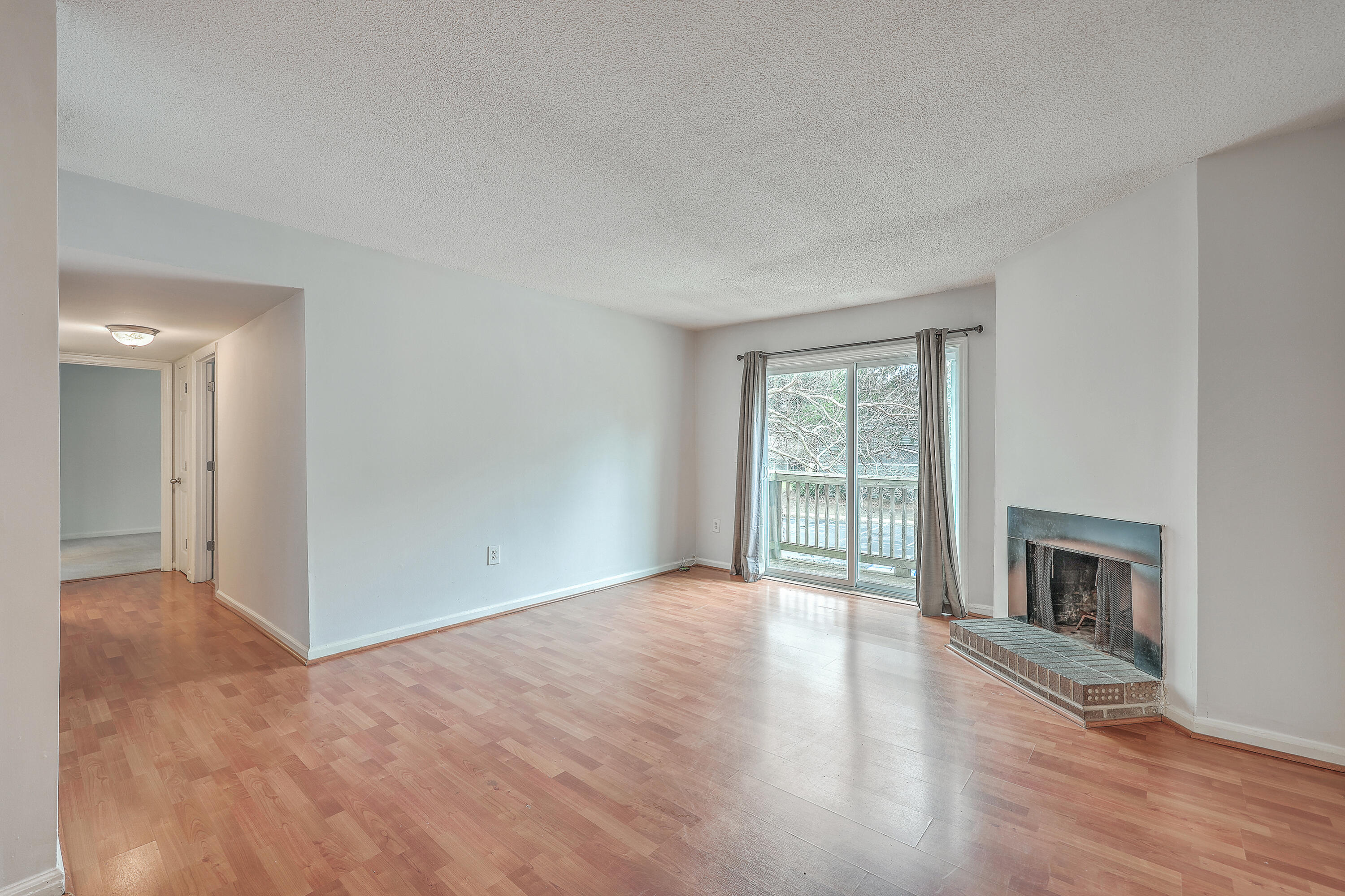 1402 Camp Road, Unit 11E Charleston, SC 29412 - Photo 5 of 33 ZYN_5179_80_81_82_83_84_85