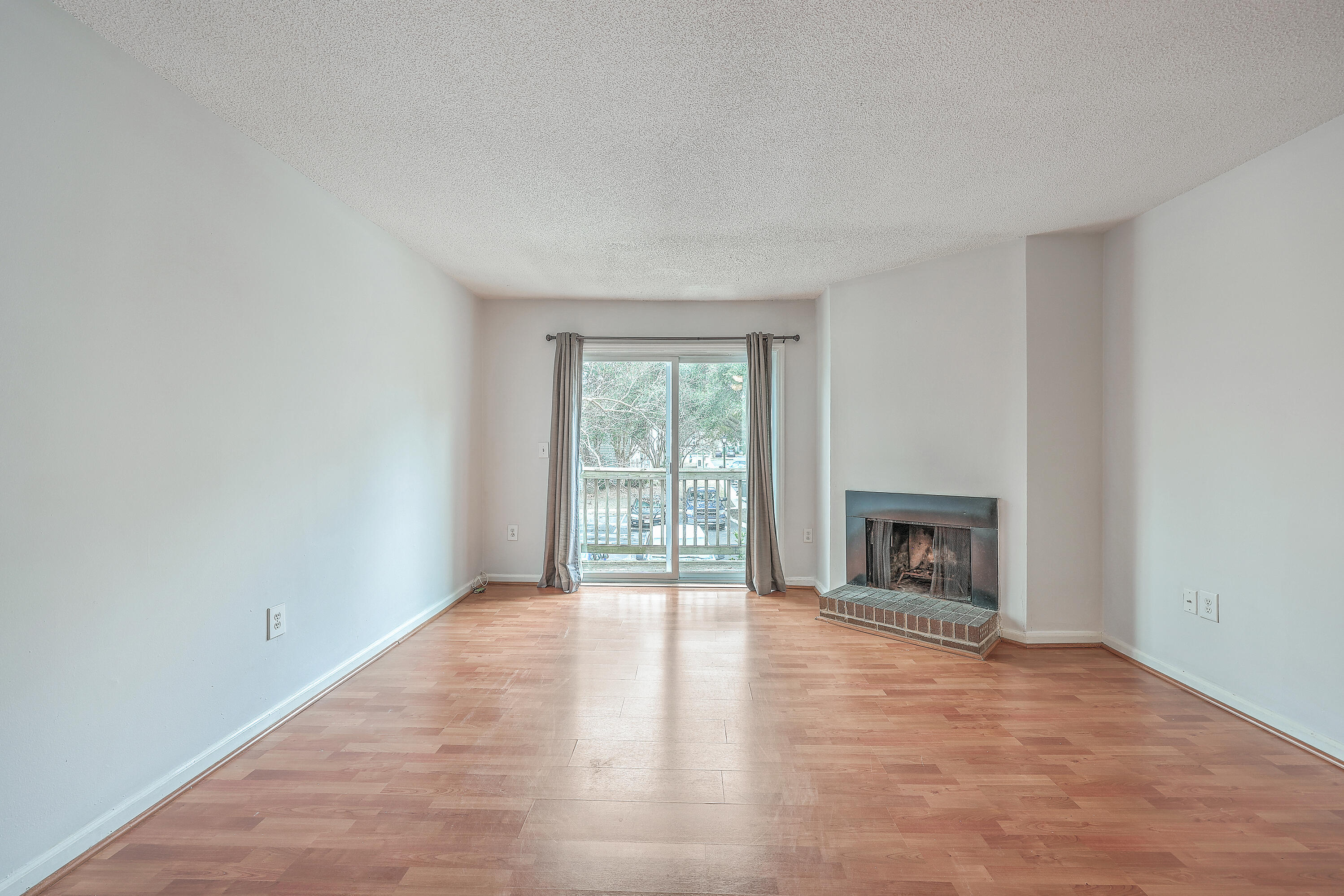 1402 Camp Road, Unit 11E Charleston, SC 29412 - Photo 6 of 33 ZYN_5186_87_88_89_90_91_92