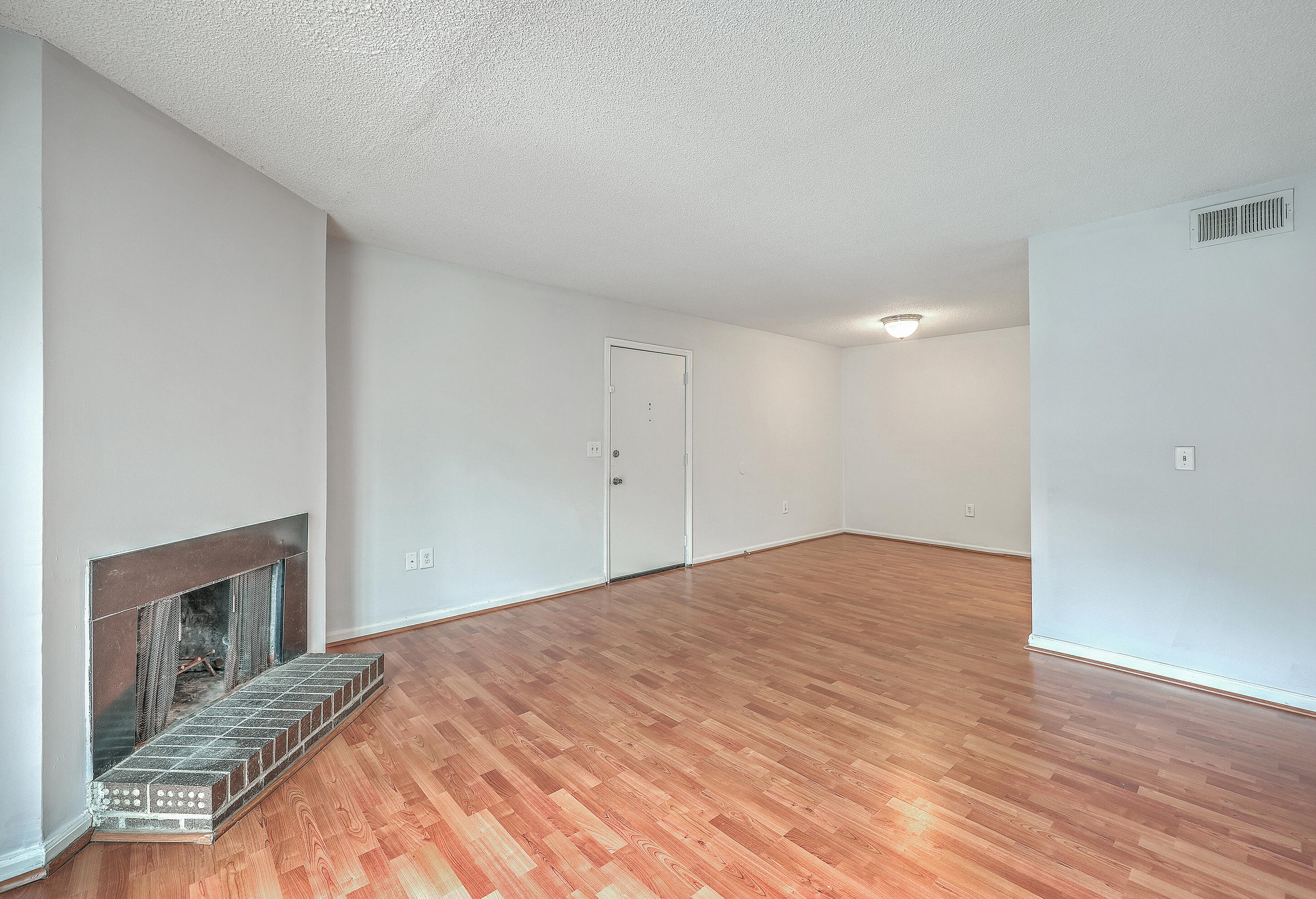 1402 Camp Road, Unit 11E Charleston, SC 29412 - Photo 8 of 33 ZYN_5207_08_09_10_11_12_13
