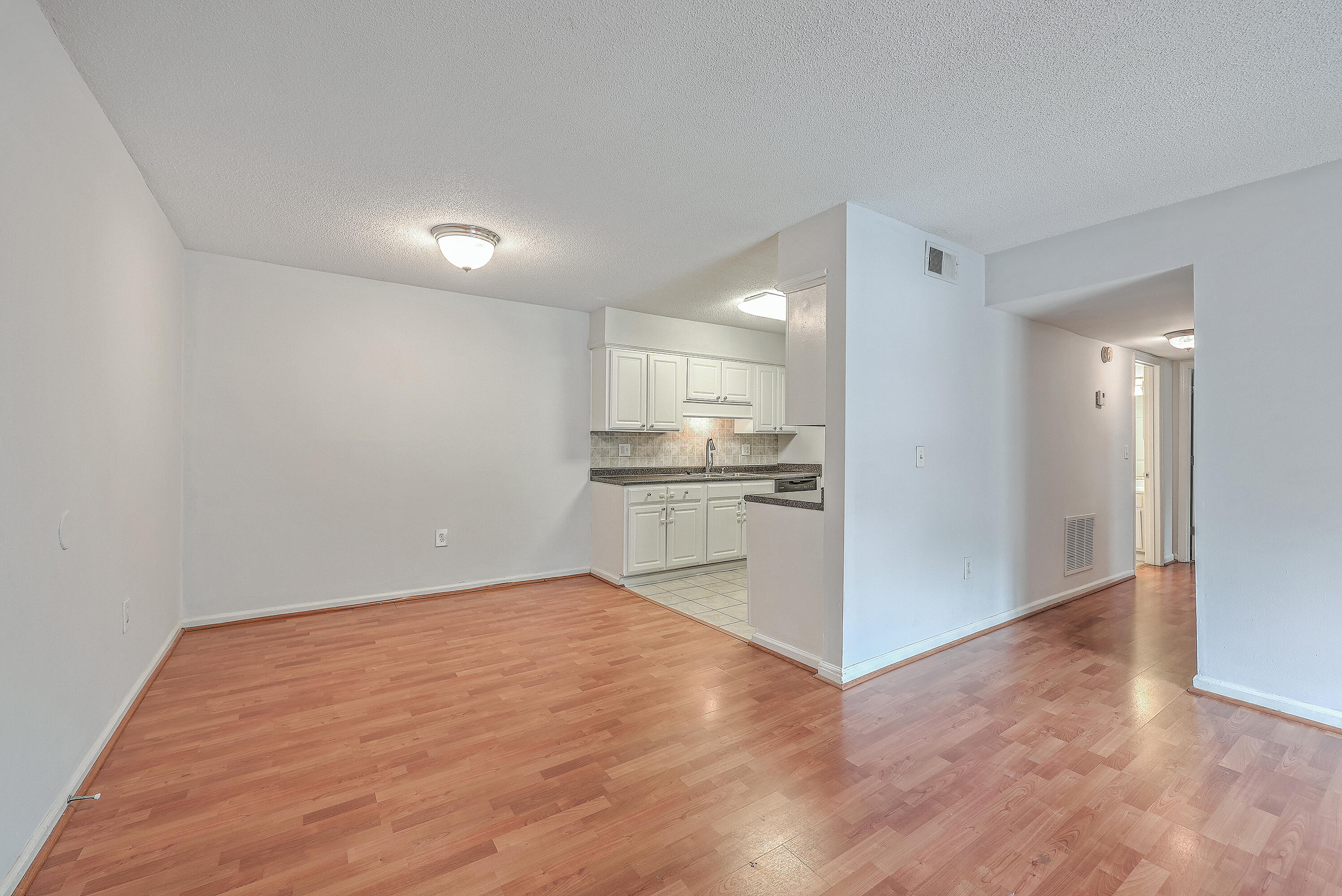 1402 Camp Road, Unit 11E Charleston, SC 29412 - Photo 9 of 33 ZYN_5214_15_16_17_18_19_20