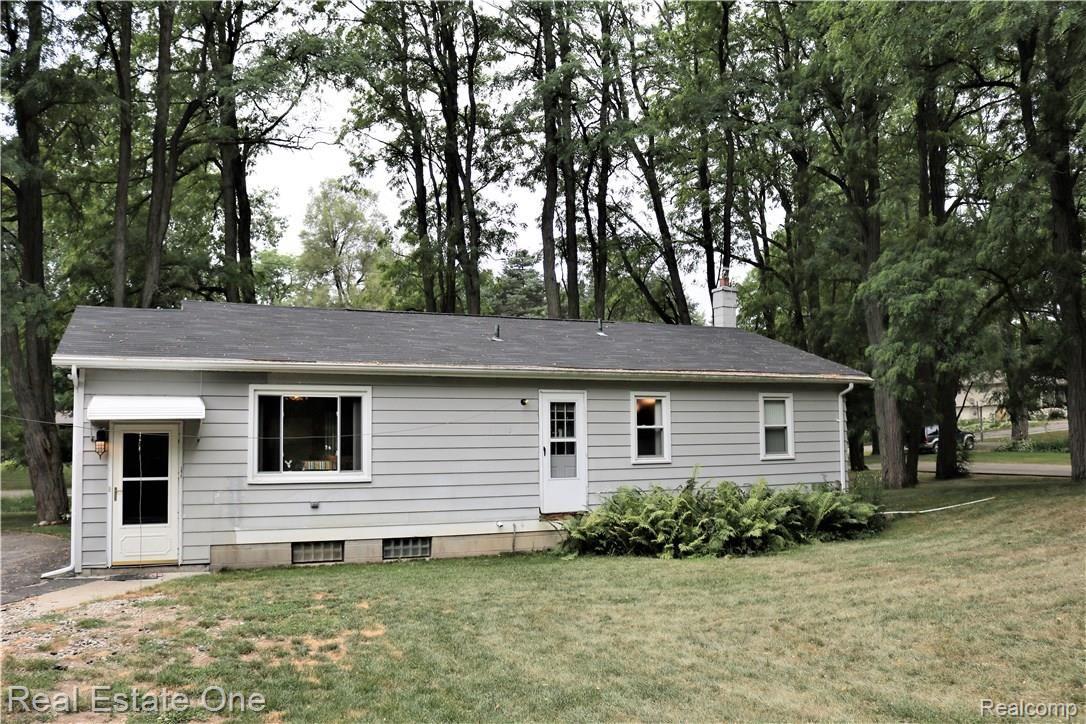3500 Gregory Road Lake Orion, MI 48359 - Photo 2 of 30 IMG_6177 (2).JPG
