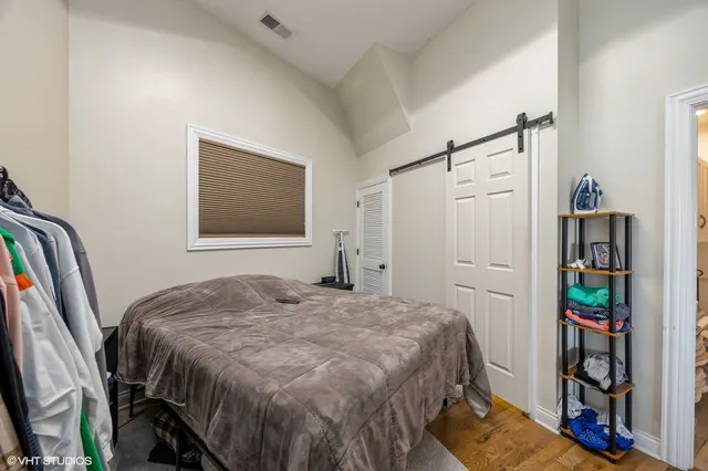 $549,500 | 3100 Grand Boulevard, Brookfield, IL 60513