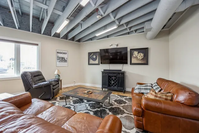 $549,500 | 3100 Grand Boulevard, Brookfield, IL 60513