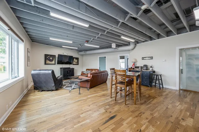 $549,500 | 3100 Grand Boulevard, Brookfield, IL 60513