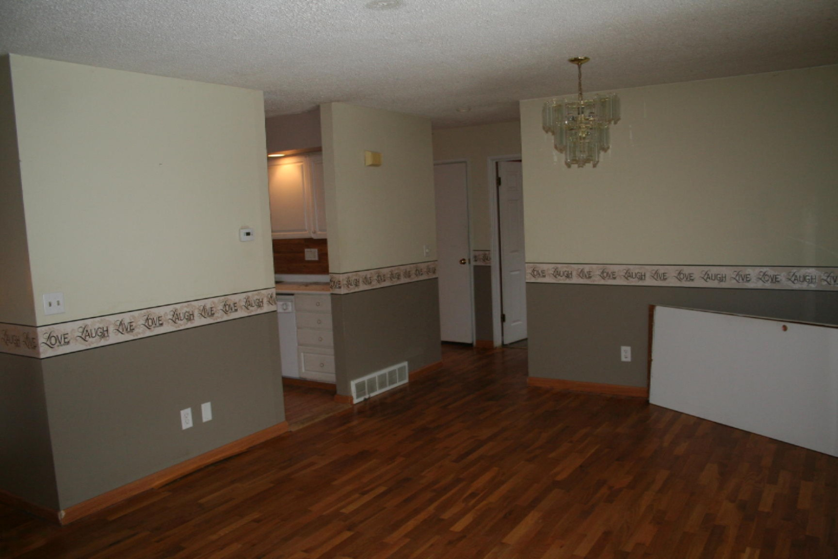 194 Strand Avenue Coloma, MI 49038 - Photo 7 of 36 IMG_4804