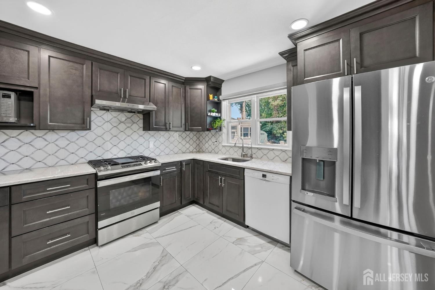 59 Eden Avenue Edison, NJ 08817 - Photo 19 of 45
