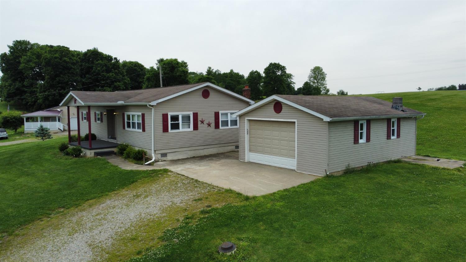 12352 Beatty Ridge Road Vevay, IN 47043 - Photo 3 of 36