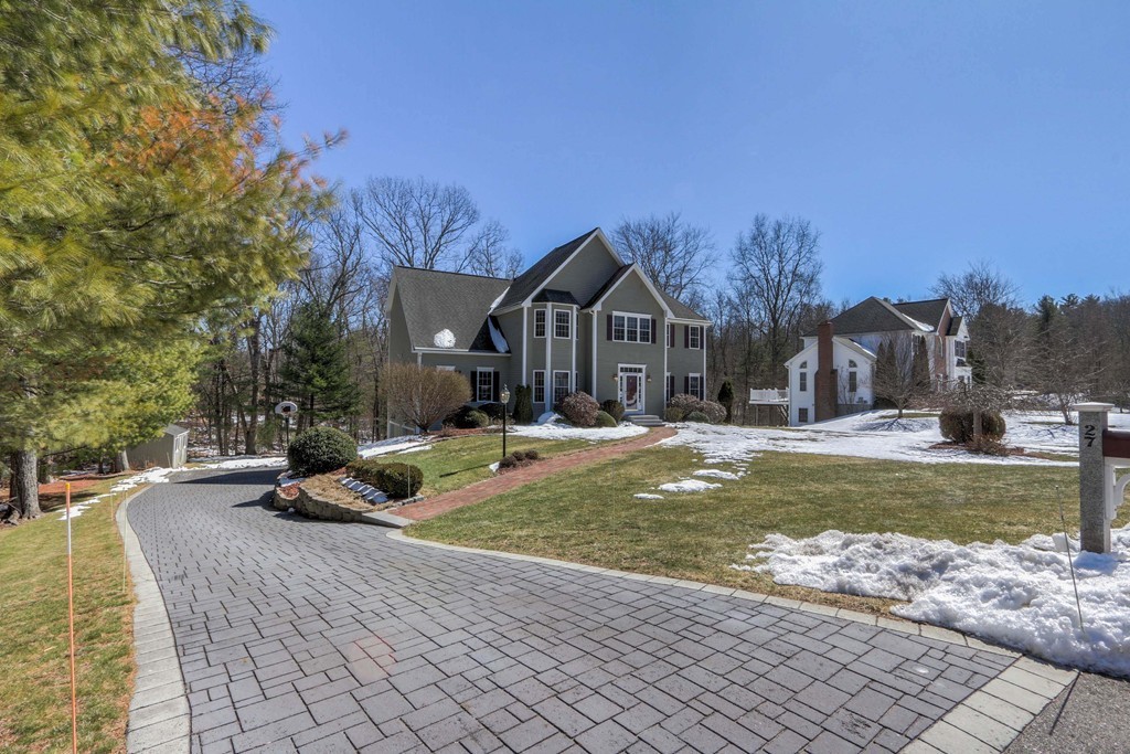27 Broken Tree Road Medway, MA 02053 - Photo 2 of 30 Gallery Image 2