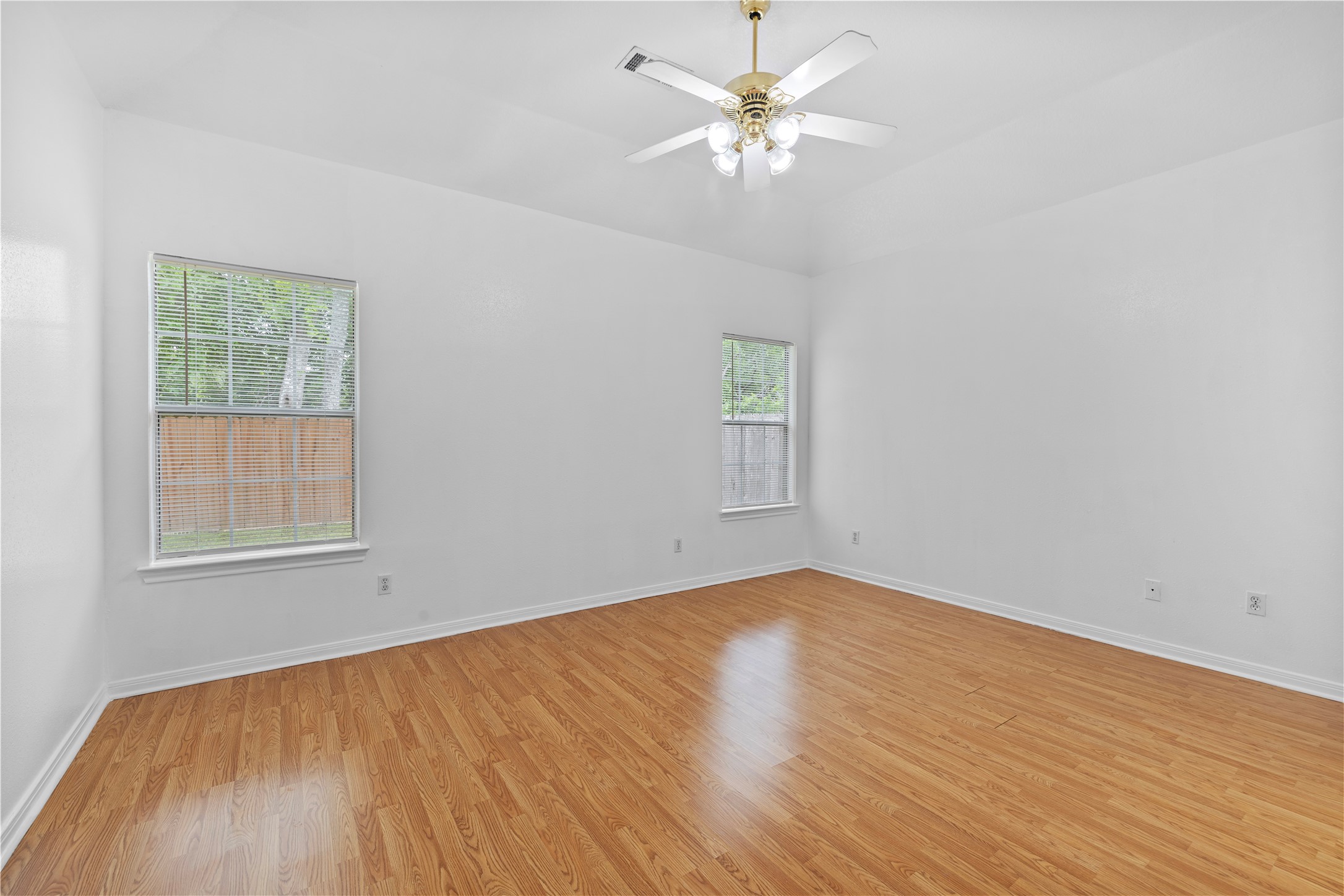 2106 Hawks Road Missouri City, TX 77489 - Photo 16 of 39 Gallery Image 16