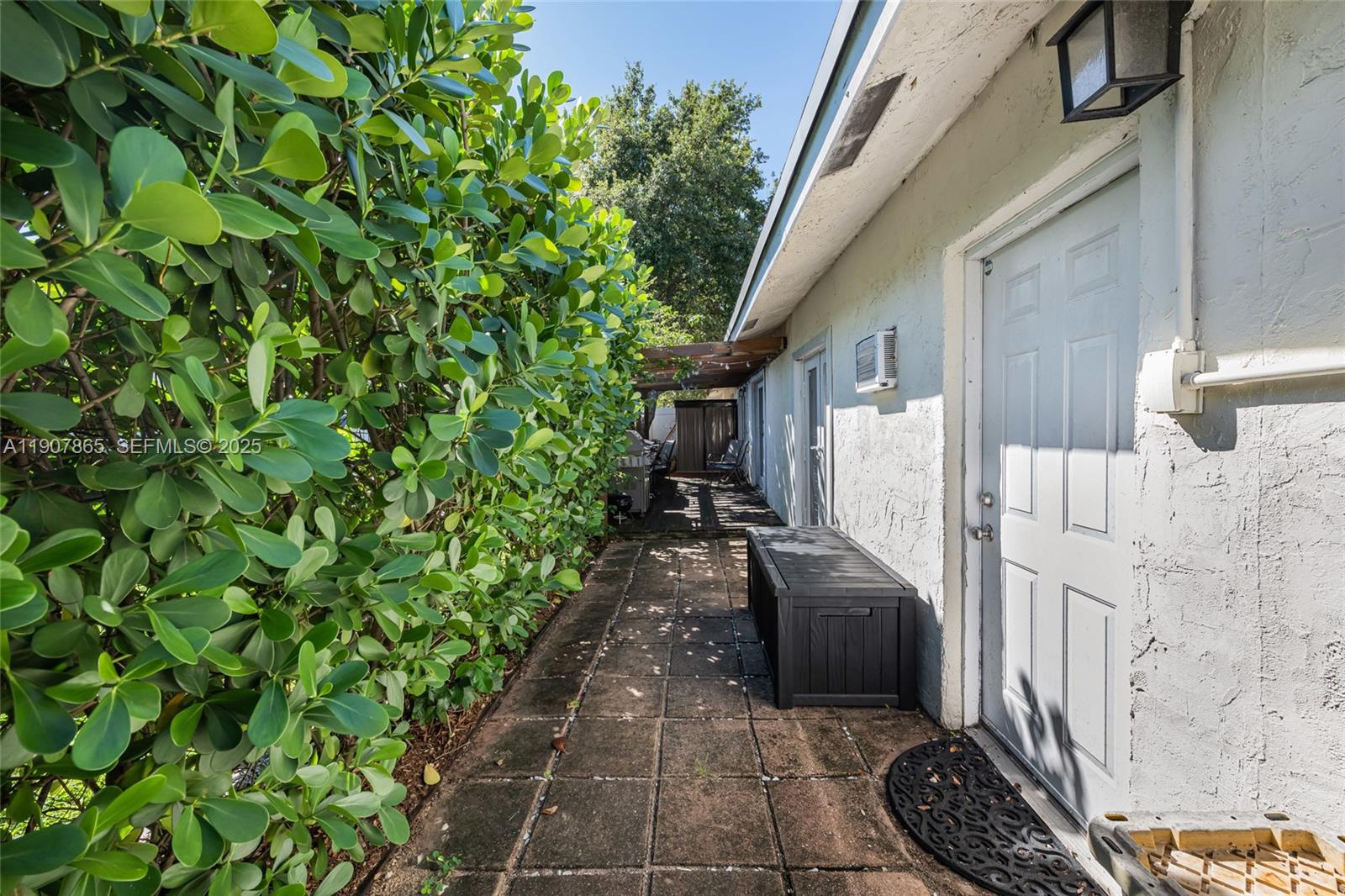 5830 North Park Road Dania Beach, FL 33312 - Photo 25 of 31 a view of a corridor